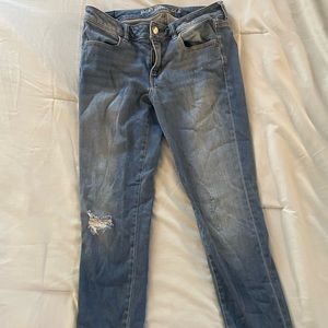 American Eagle distressed jeggings size 10 women’s